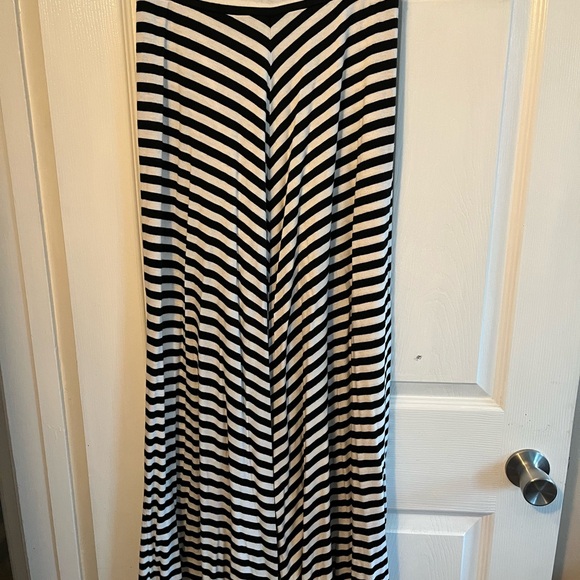 Apt. 9 Maxi Skirt - Picture 2 of 4